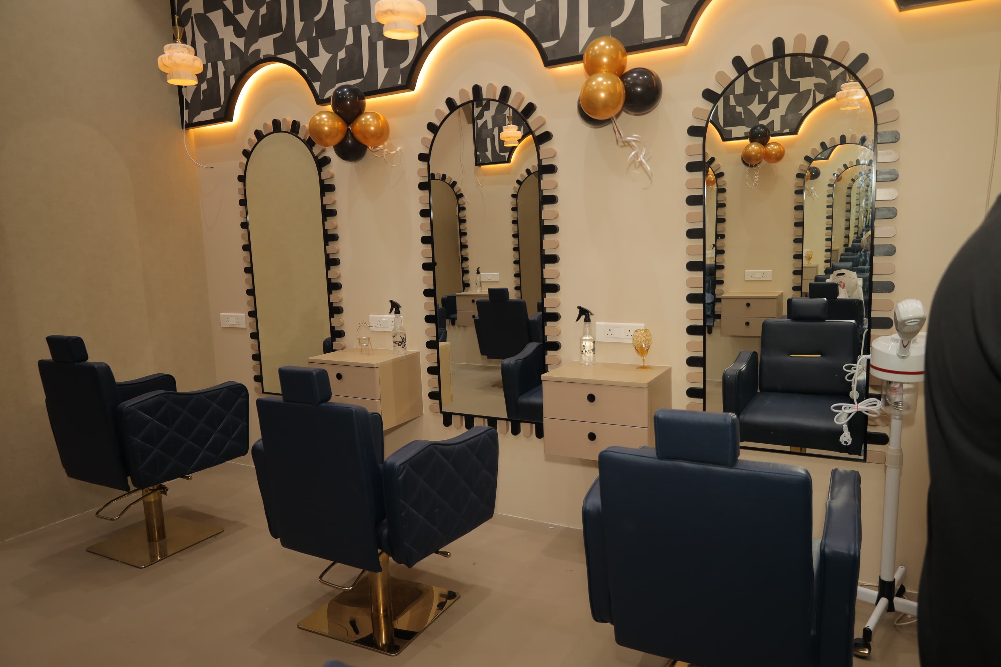 Modern Salon Ganesh Mala Location